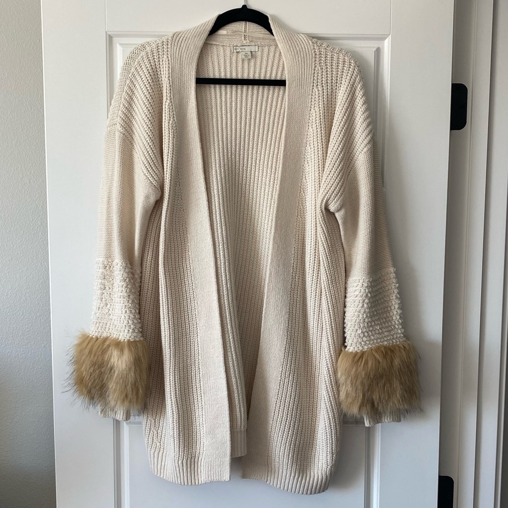 Women’s Fur Cuffed Sleeve Cream Cardigan